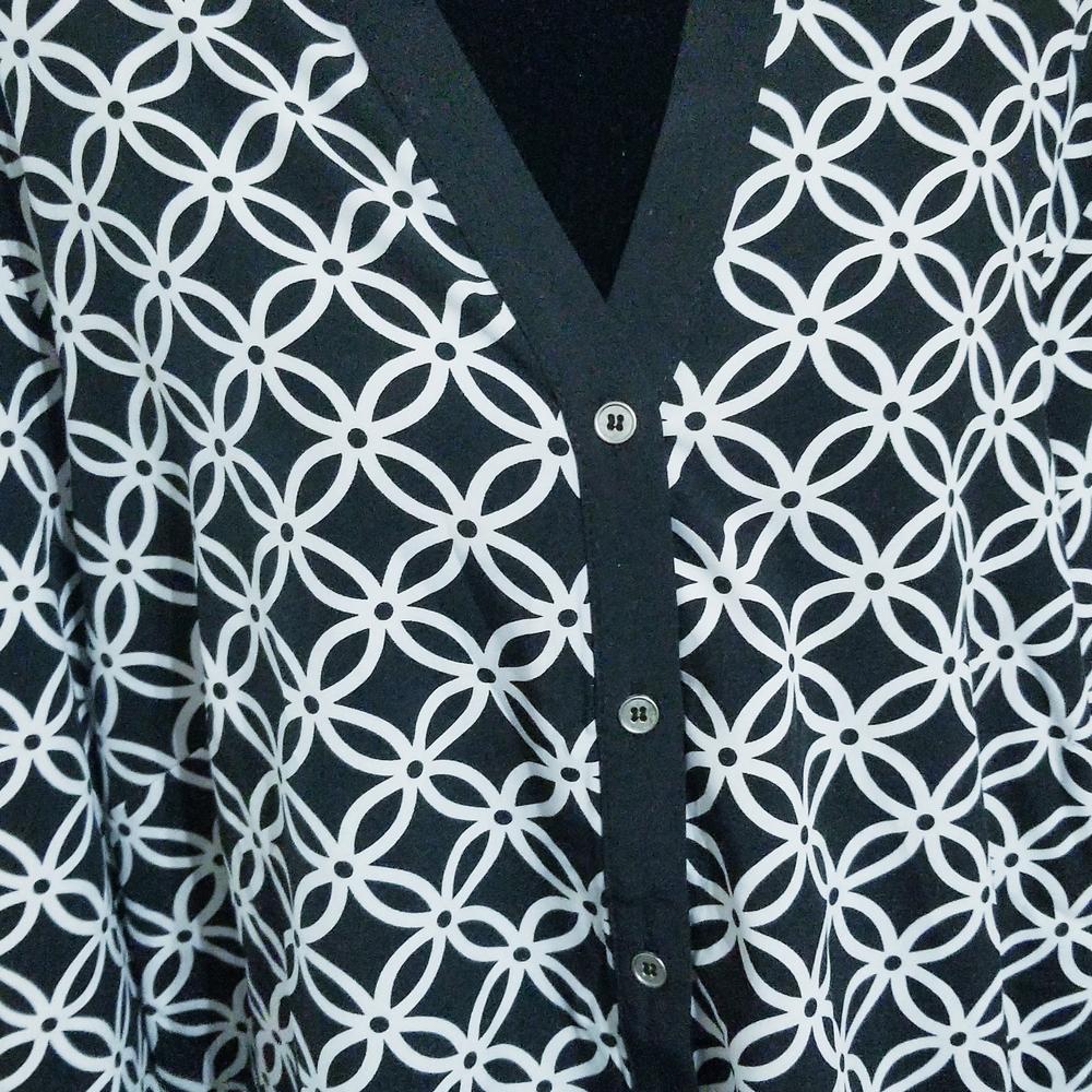 Notations Black and White Geometric Button-Front Blouse - Picture 3 of 6